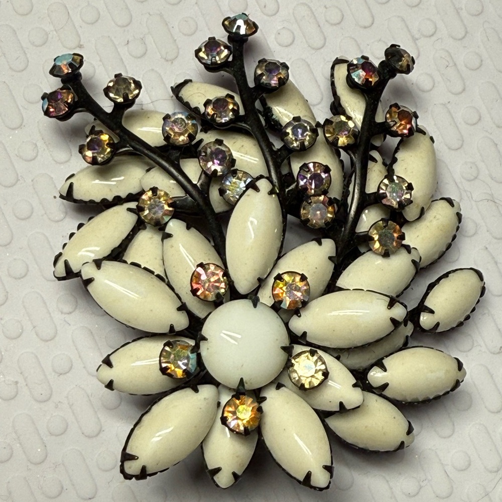 Vintage Floral Brooch with Rhinestones